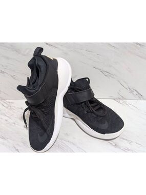 Nike Youth Black & White Kwazi Hook & Loop & Lace Up Sneakers Size Size 5.5Y